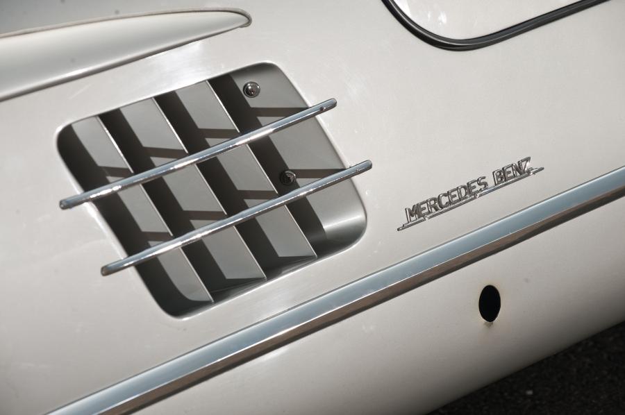 Детали экстерьера Mercedes-Benz 300 SL 1955 года  (фото 192 из 233)